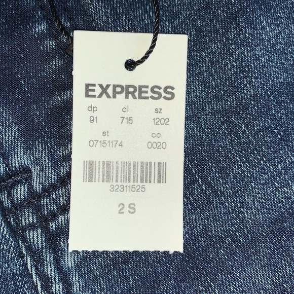 2S ποΈ NEW Express skyscraper mid rise flare dark wash jean 2 Short petite tags - Picture 5 of 9